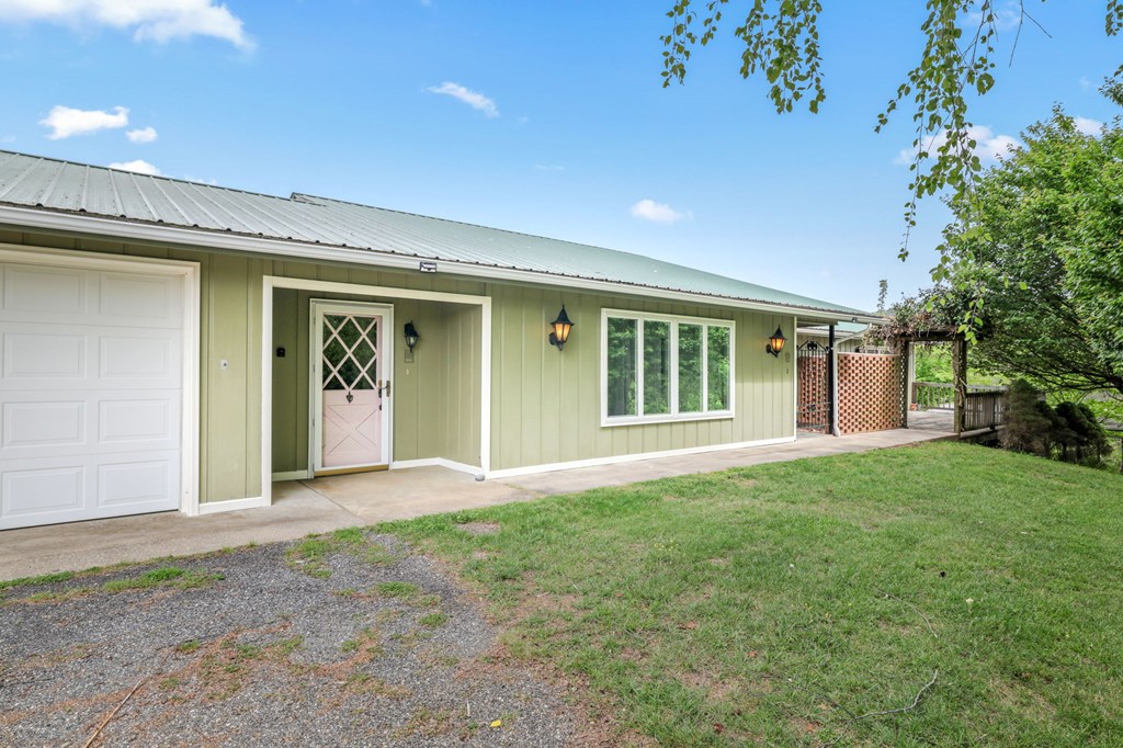 24 Jean Holt Road