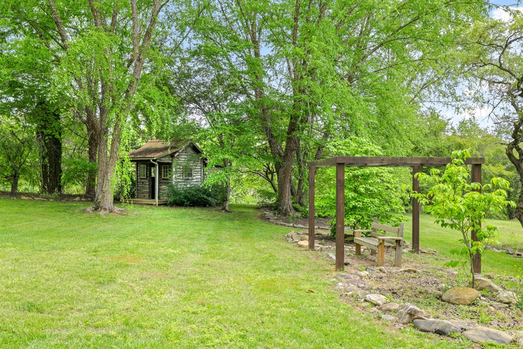 24 Jean Holt Road