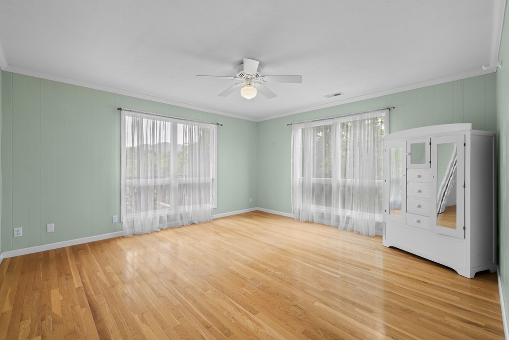 24 Jean Holt Road