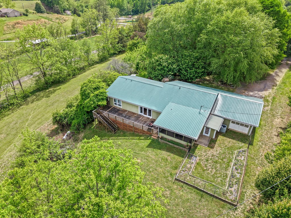 24 Jean Holt Road