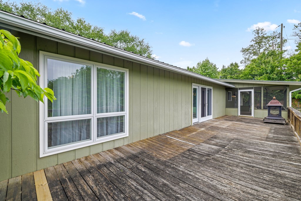 24 Jean Holt Road