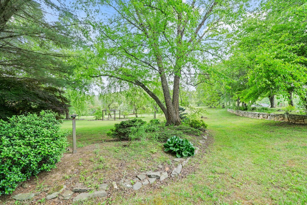 24 Jean Holt Road