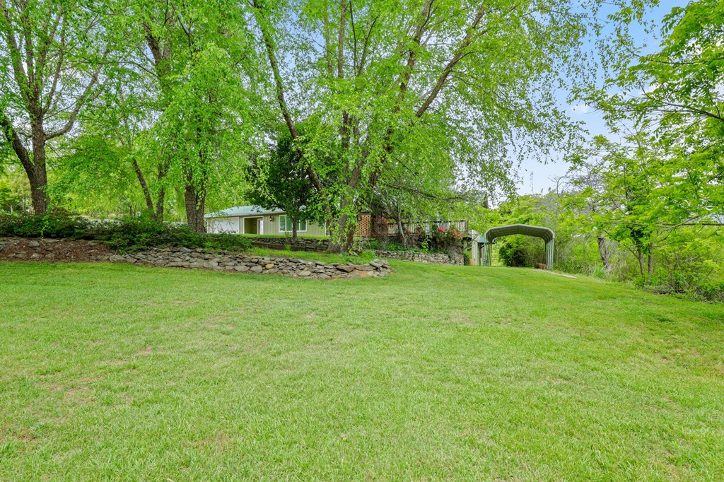 24 Jean Holt Road