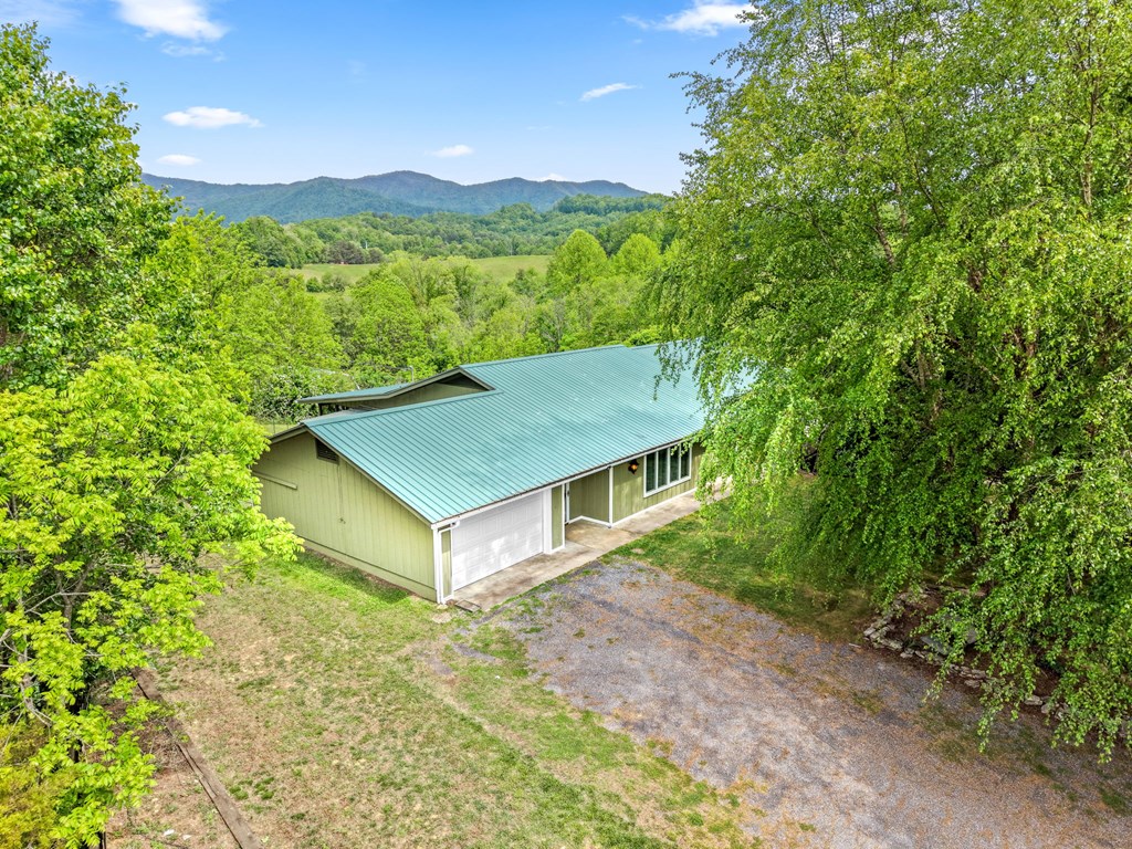 24 Jean Holt Road