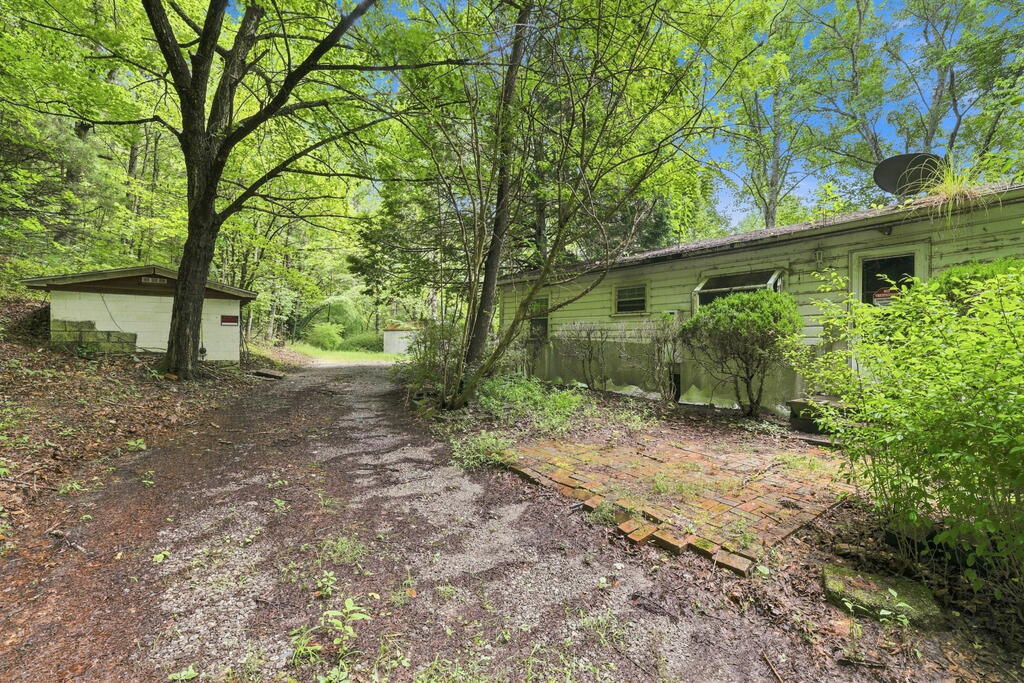 5140 Tessentee Road