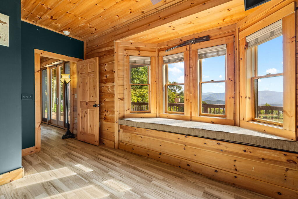 1120 Grizzly Ridge