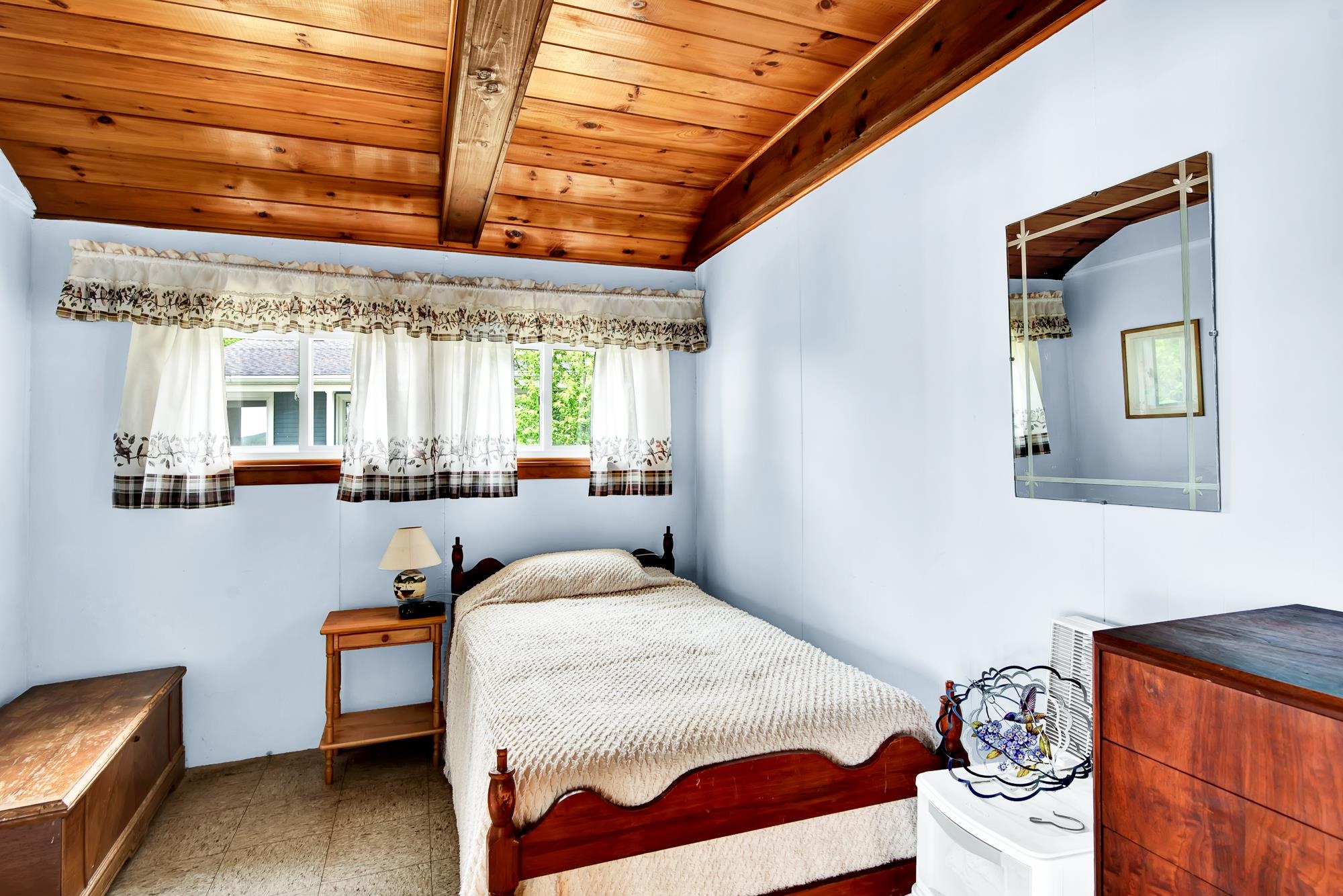 128 Lakeshore Drive