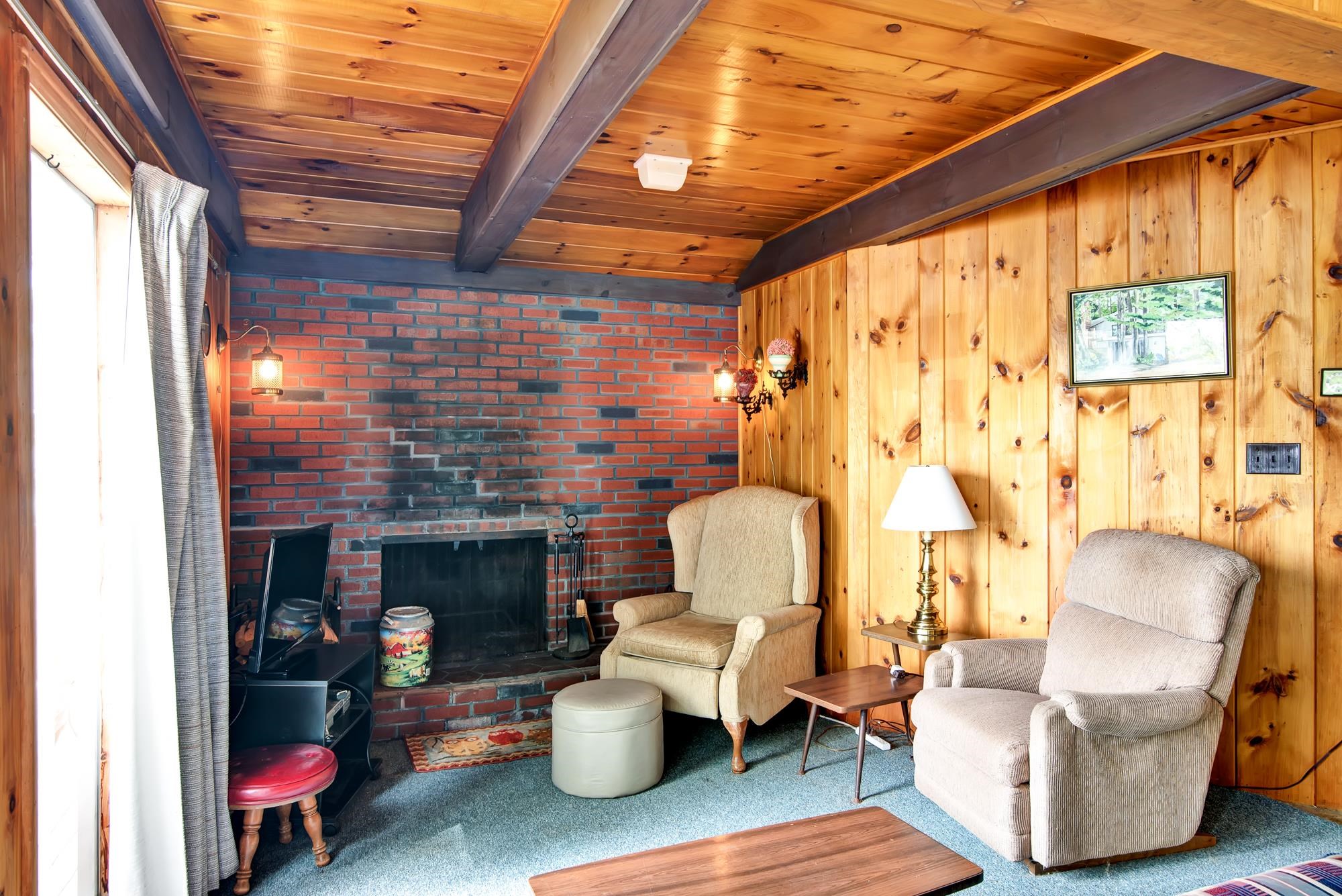 128 Lakeshore Drive