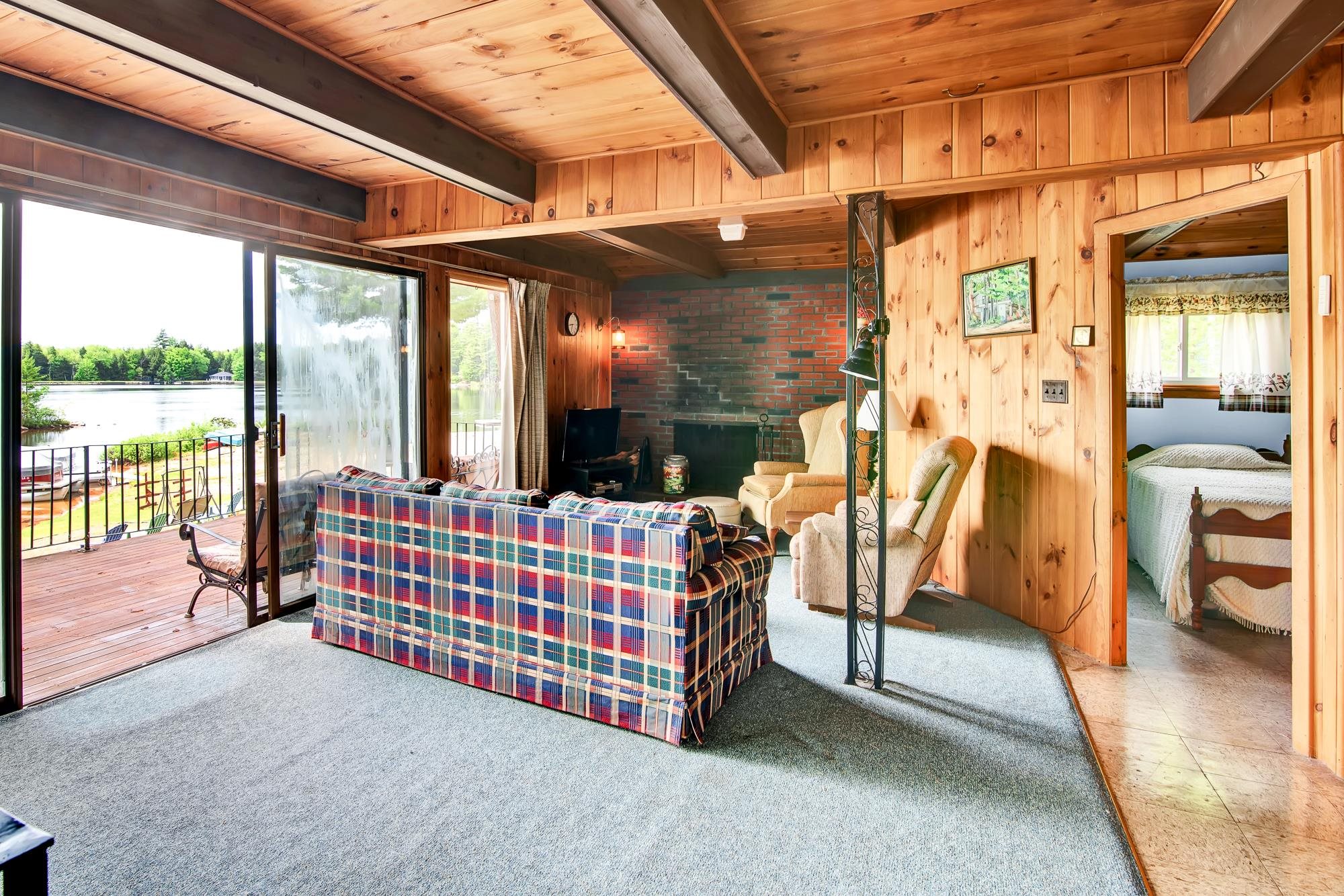 128 Lakeshore Drive