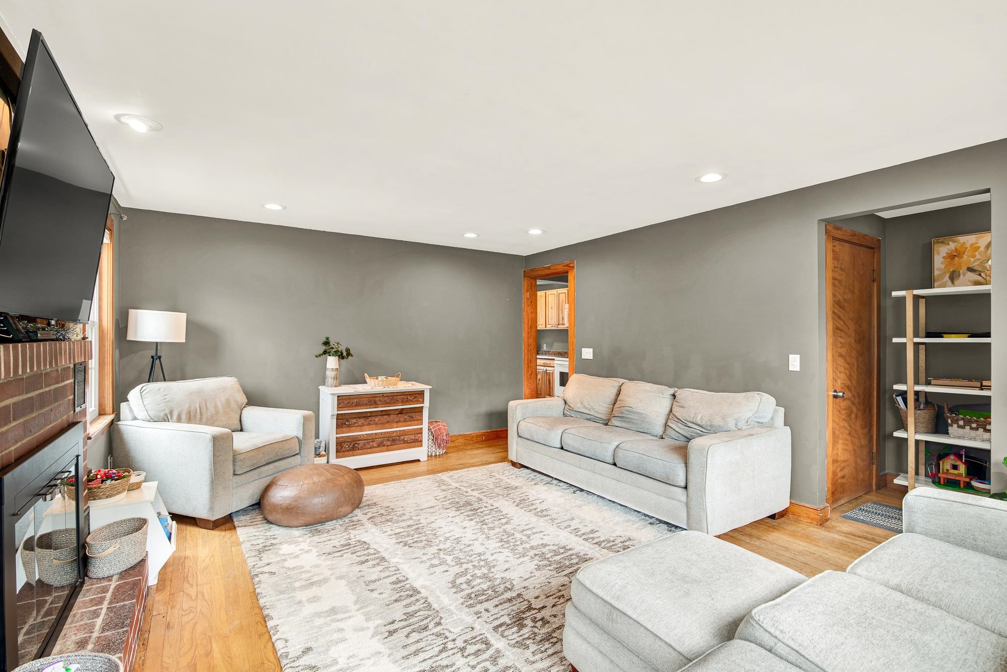 2 Riverside Drive