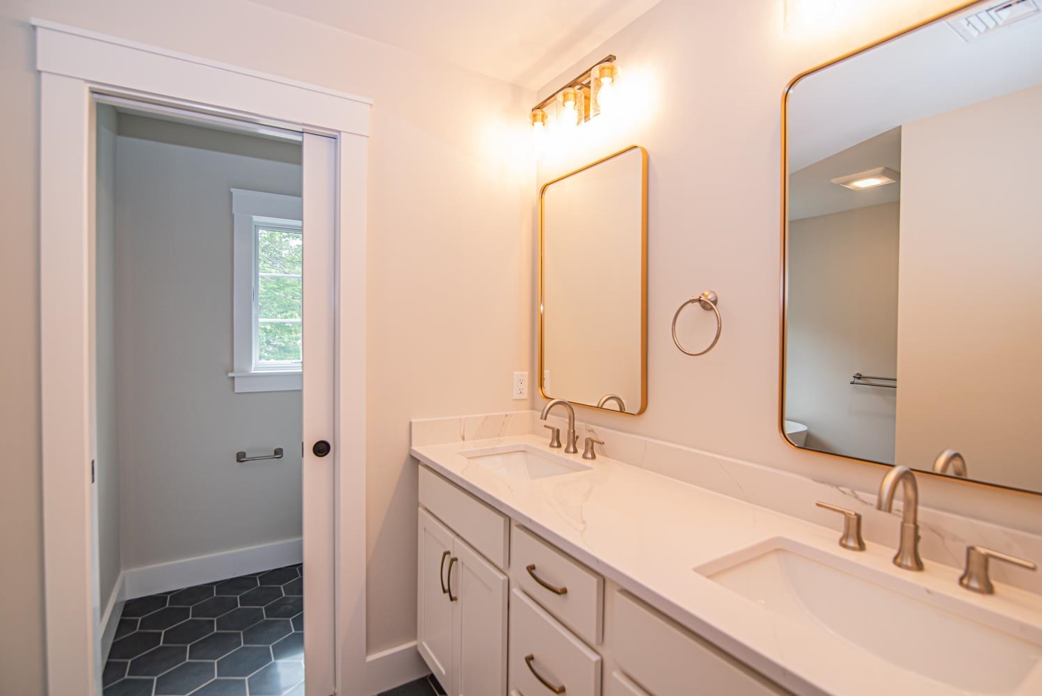 2 White Cedar Way