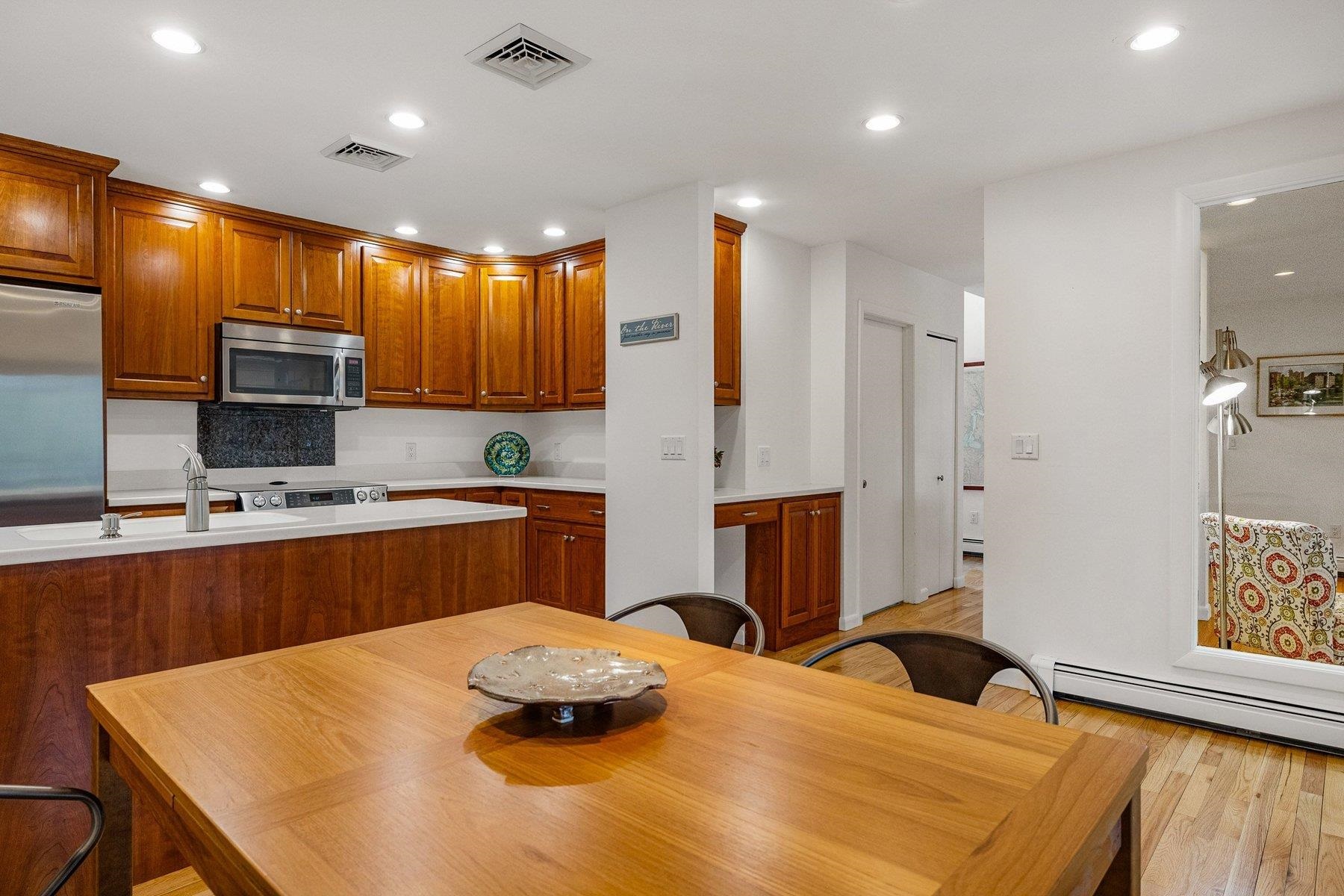10 Great Cove Drive