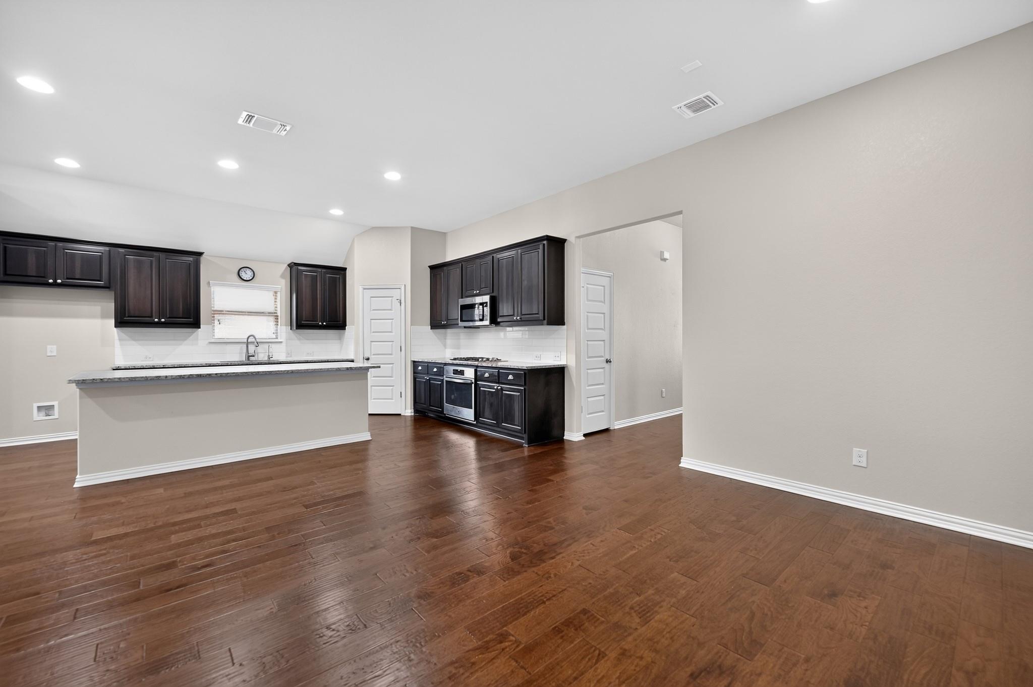 4119 Kingsley Ave