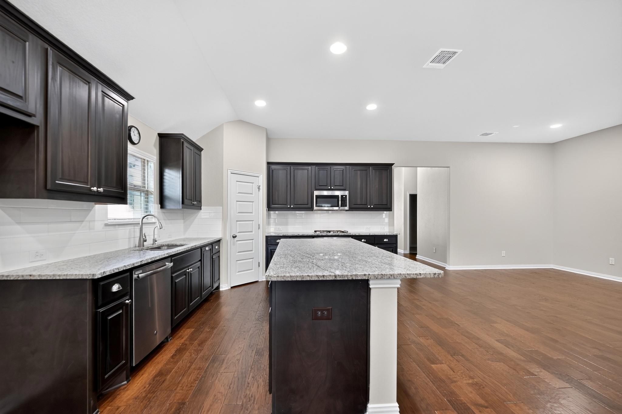 4119 Kingsley Ave