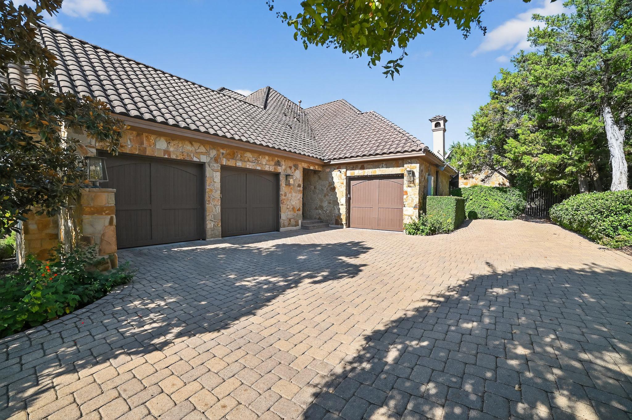 8700 Calera DR