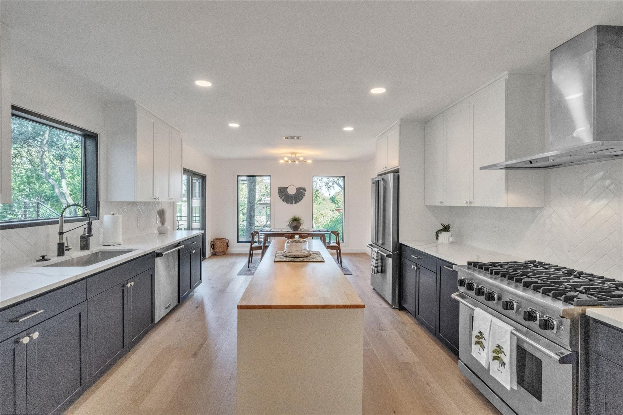 2100 Apricot Glen DR