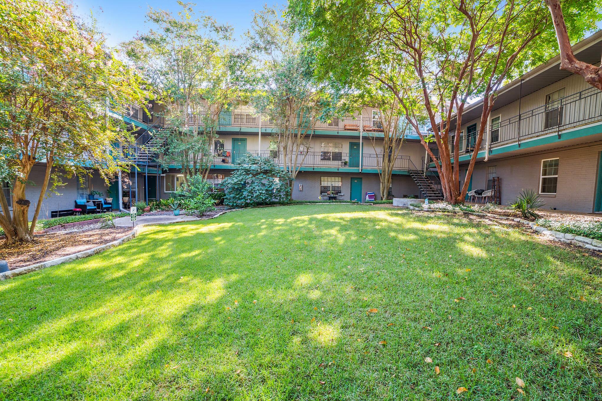 300 Crockett ST # 111