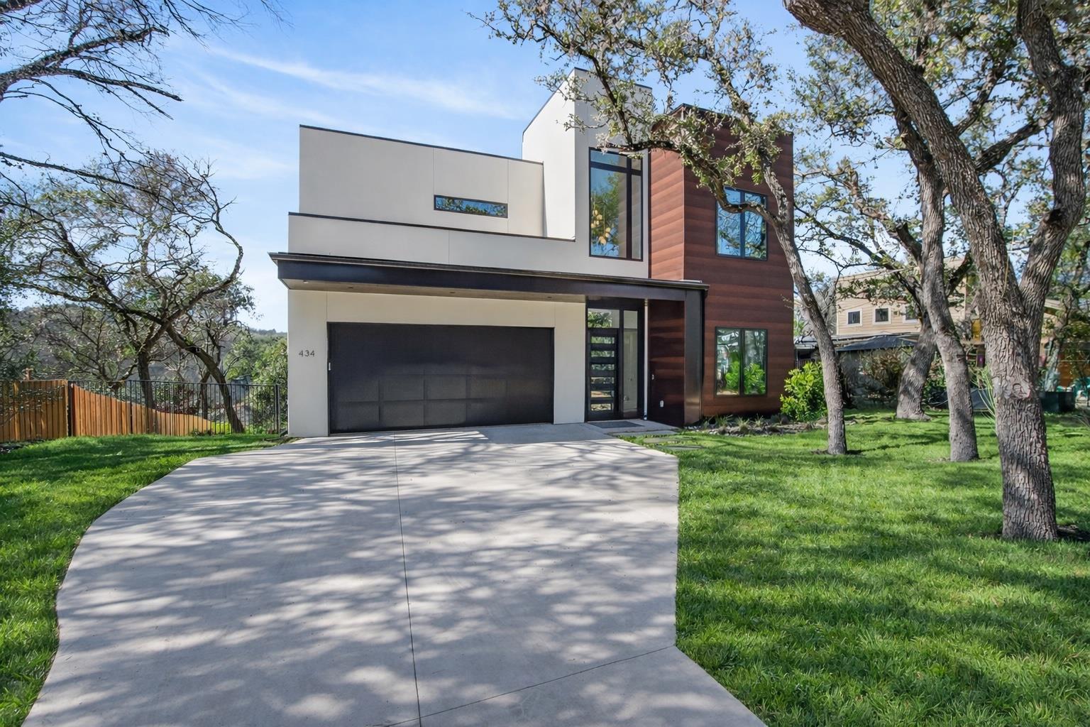 434 Brady LN