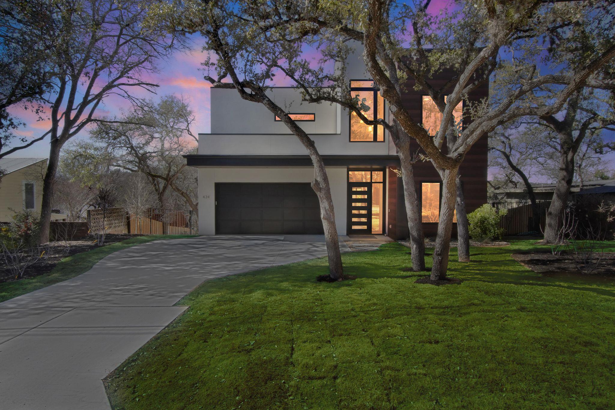 434 Brady LN