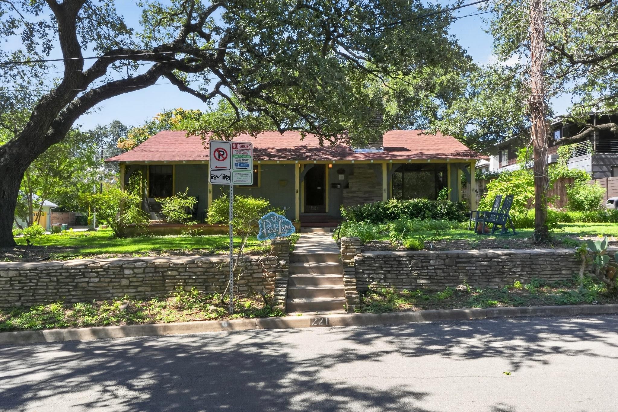 221 Park LN