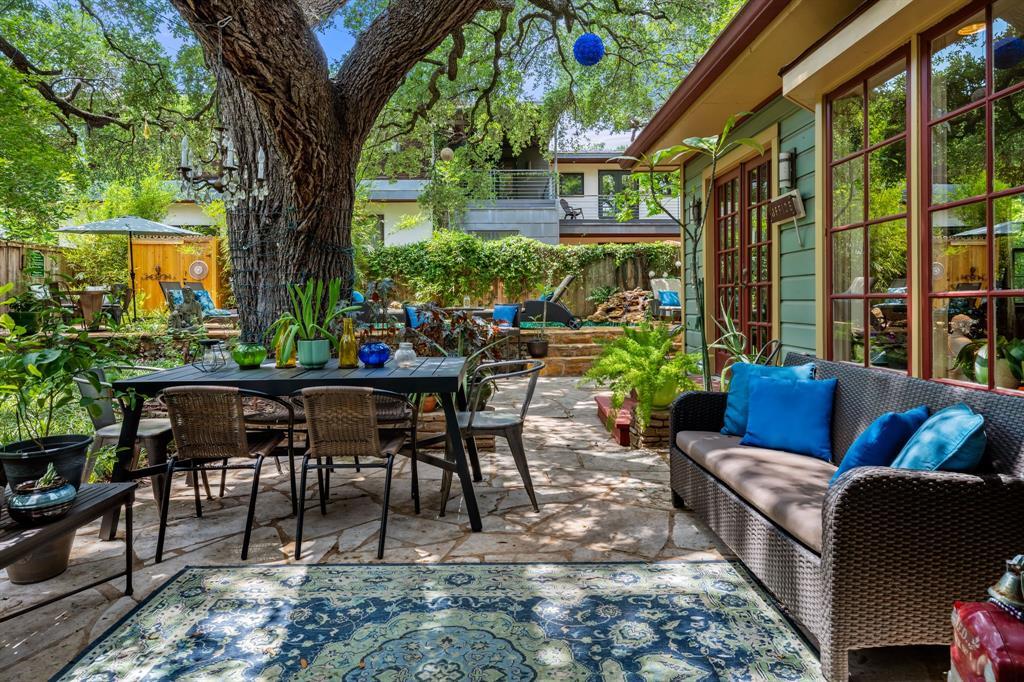 221 Park LN