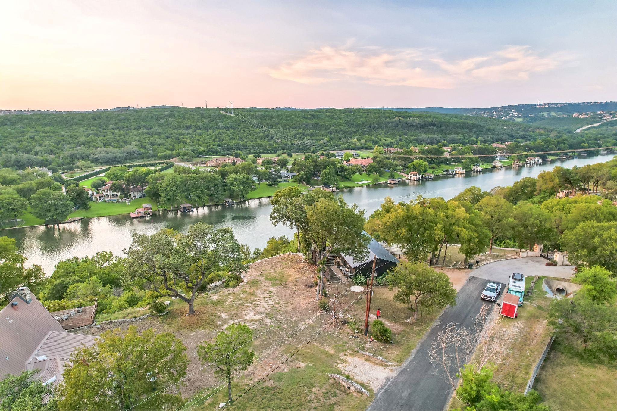 1808 Cliffwood DR