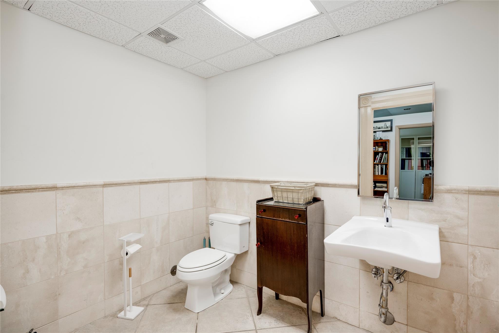 1102 West Ave # 100
