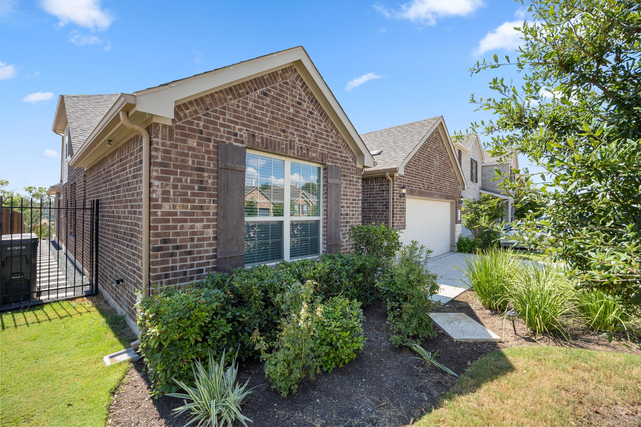 22212 Coyote Cave TRL