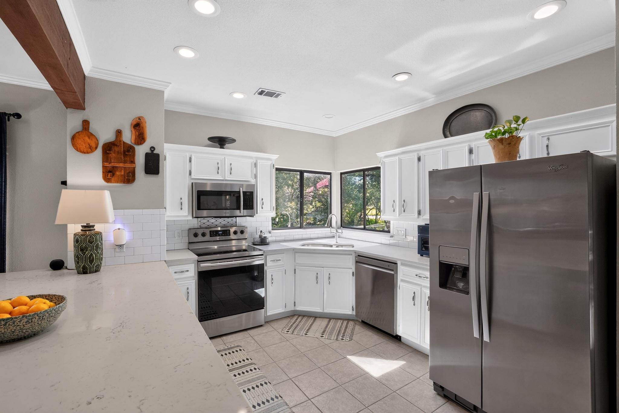 1911 Stoneridge RD