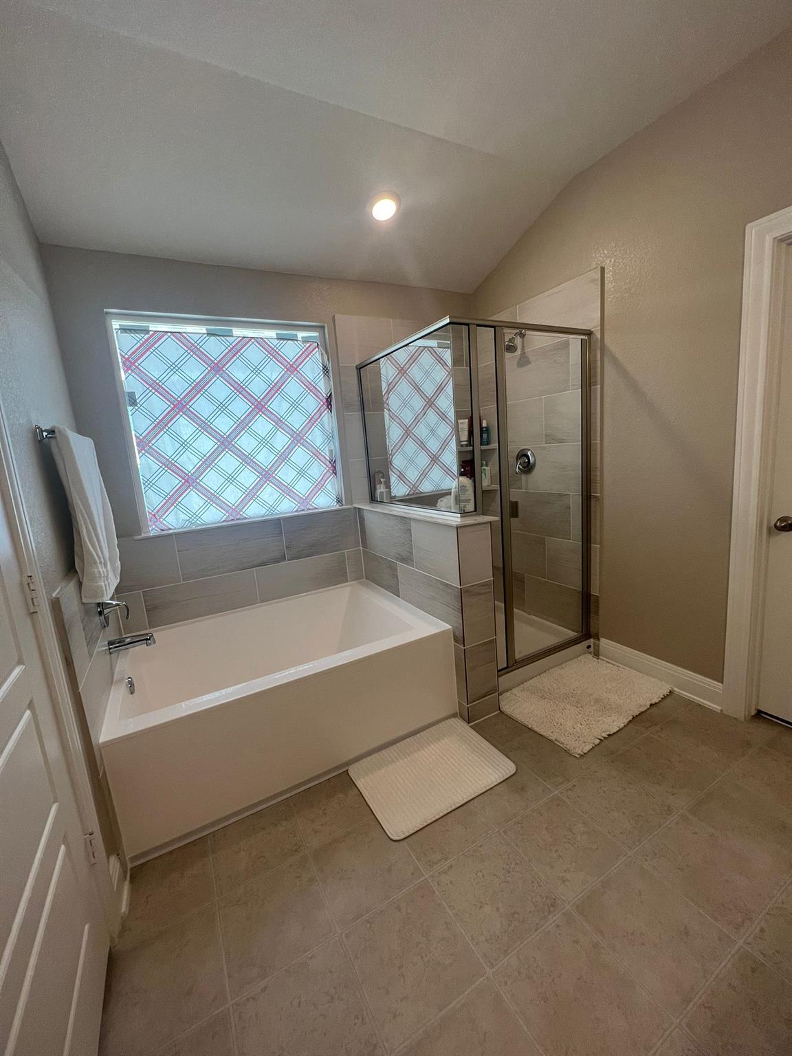 4600 Colmar DR