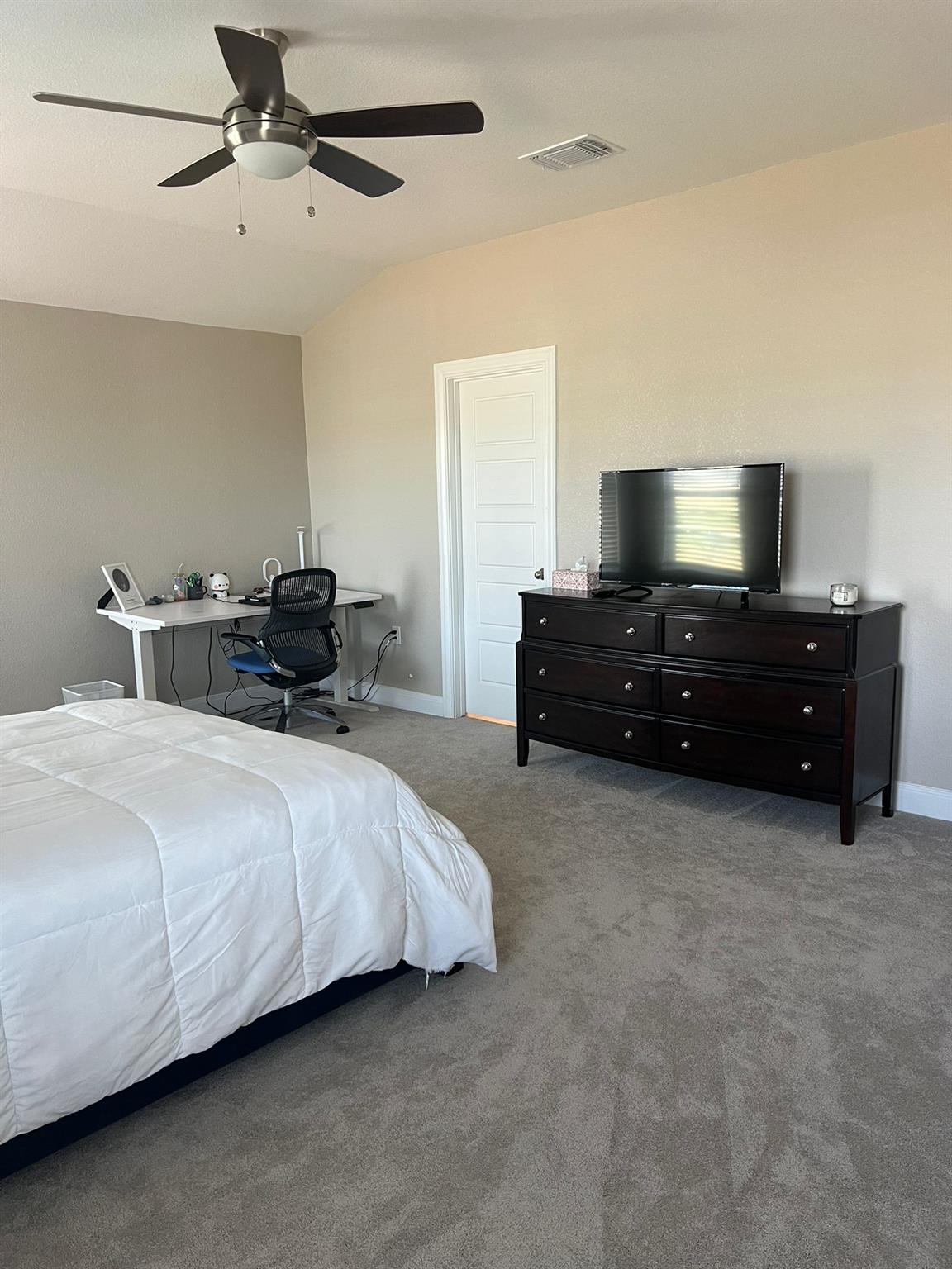 4600 Colmar DR