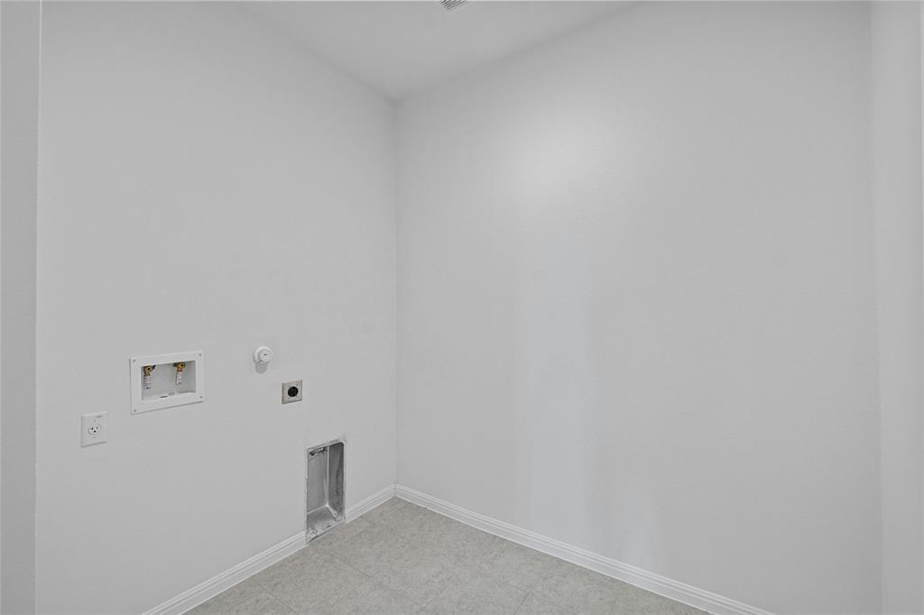 9713 Grapevine Leaf DR