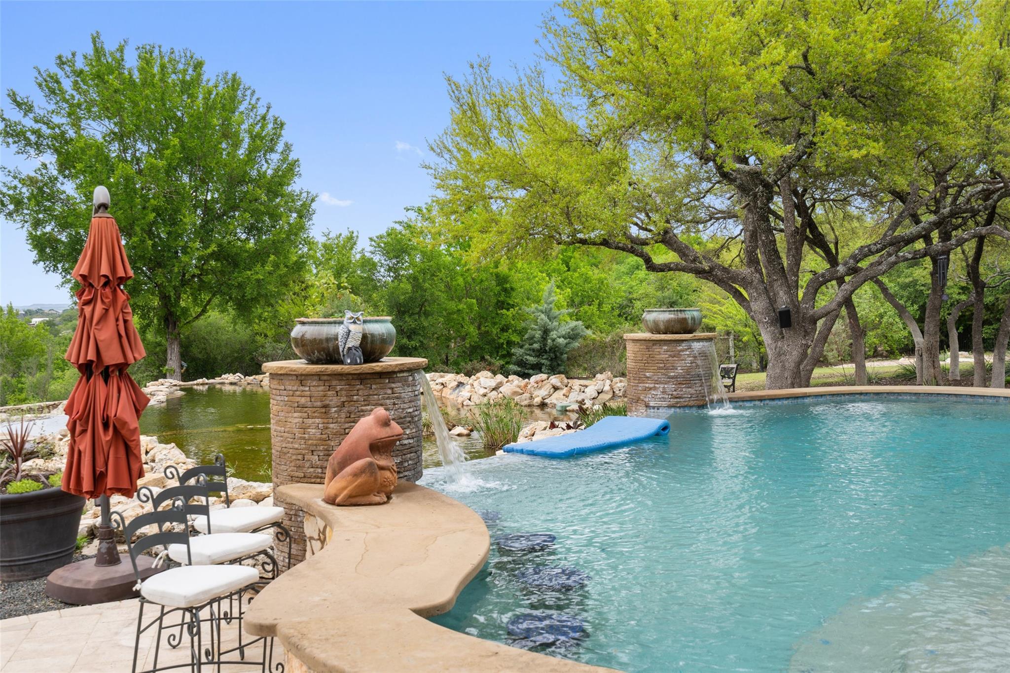 808 Rivercliff DR