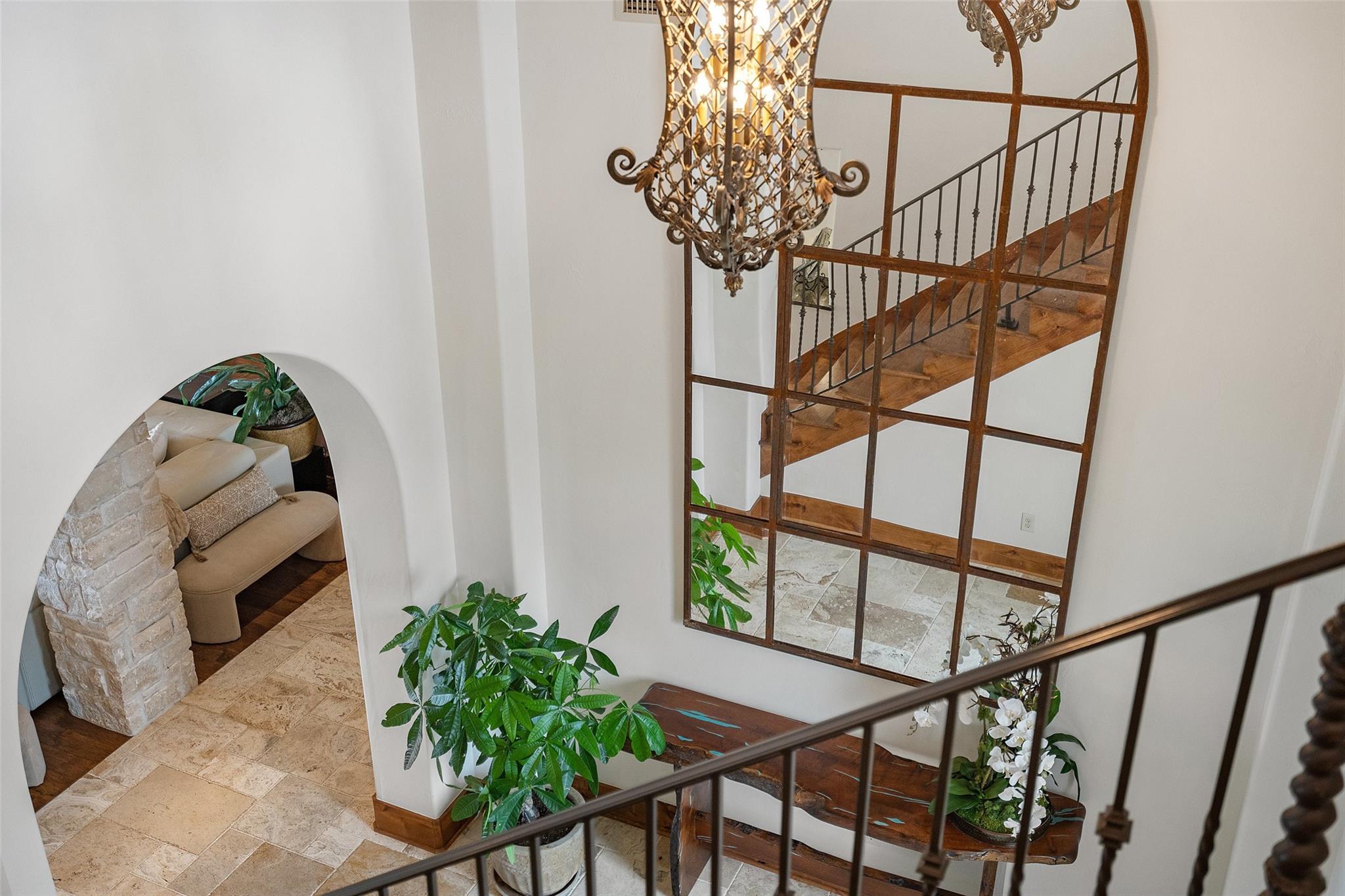 808 Rivercliff DR