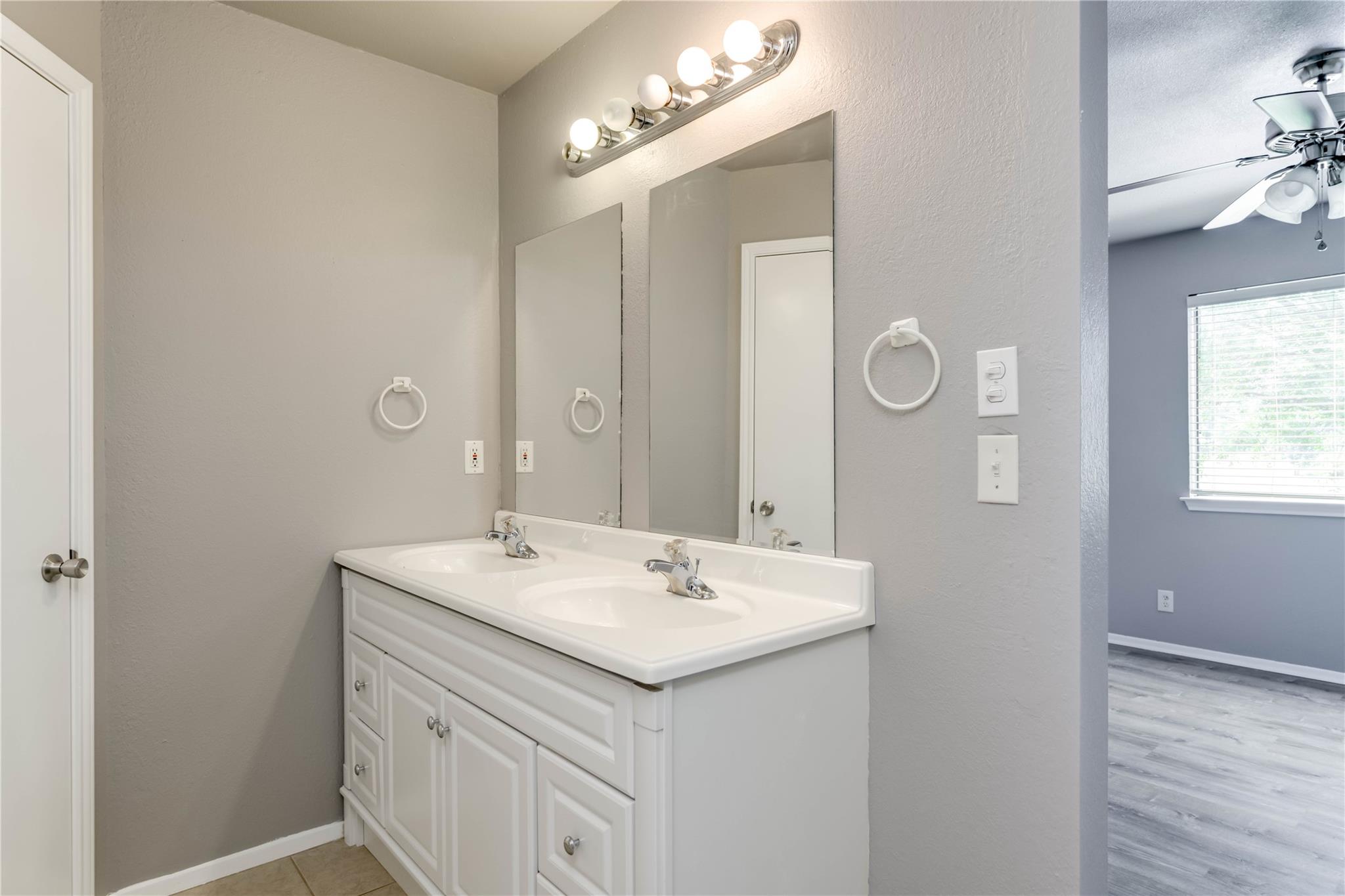 816 Russet Valley DR