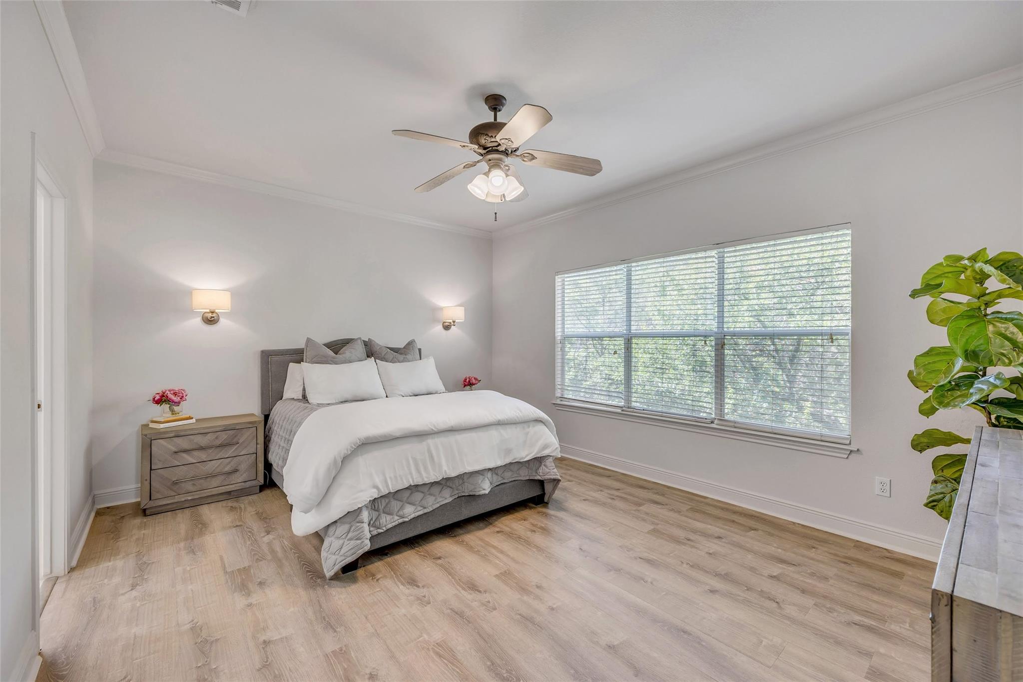 5511 Oakwood CV # B