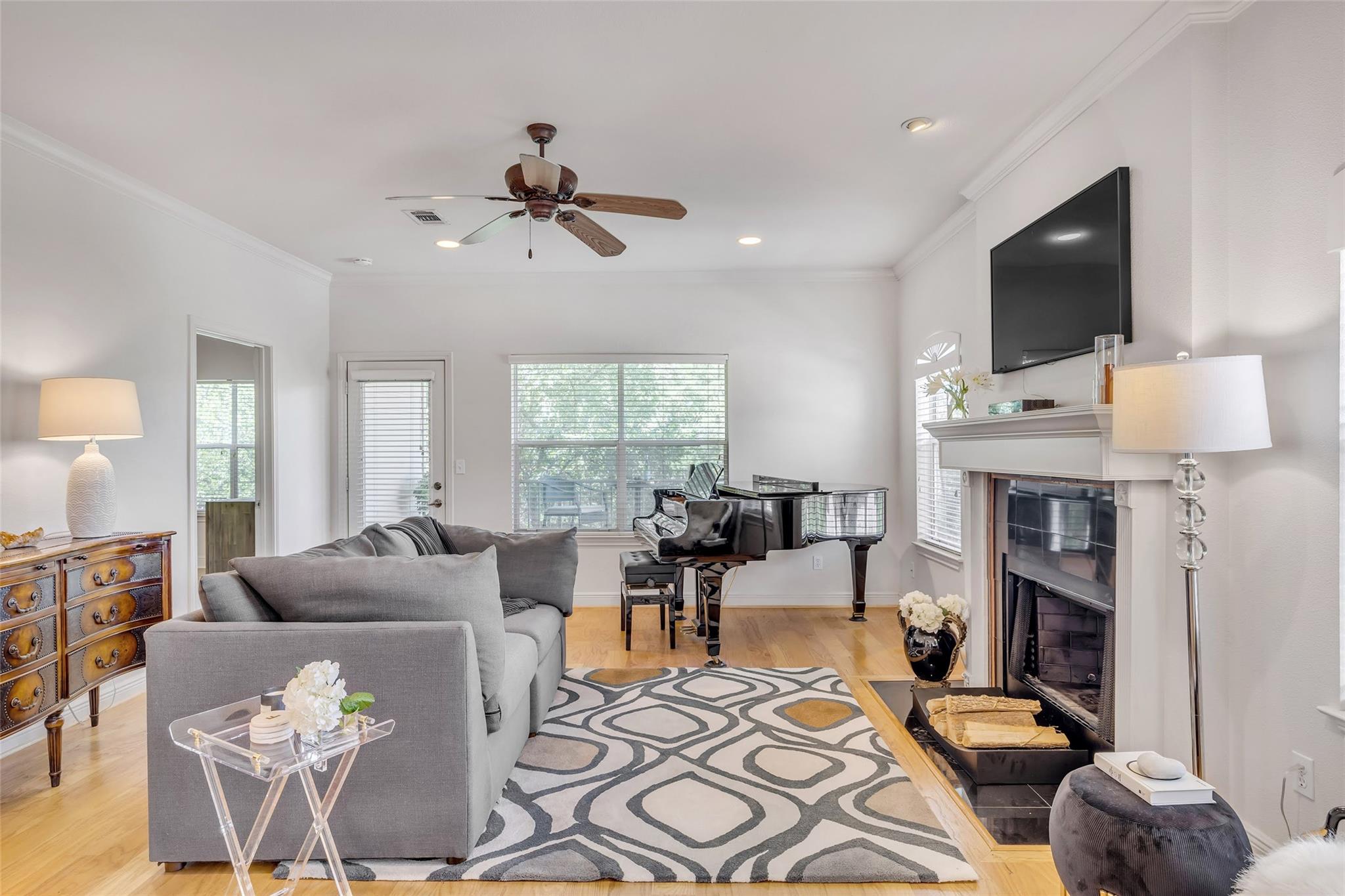 5511 Oakwood CV # B