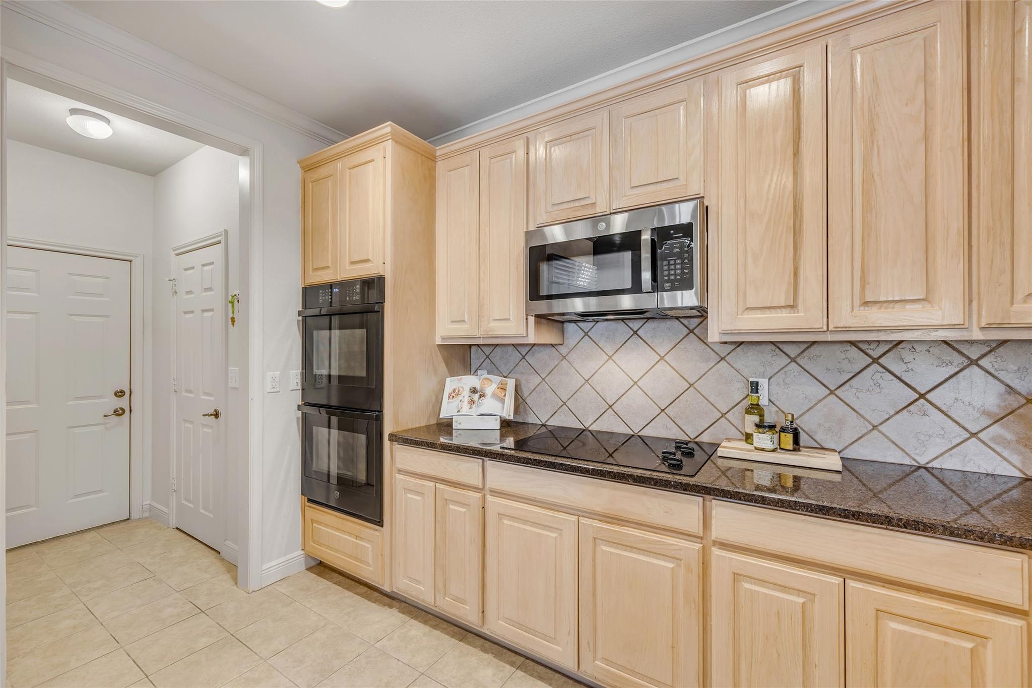 5511 Oakwood CV # B