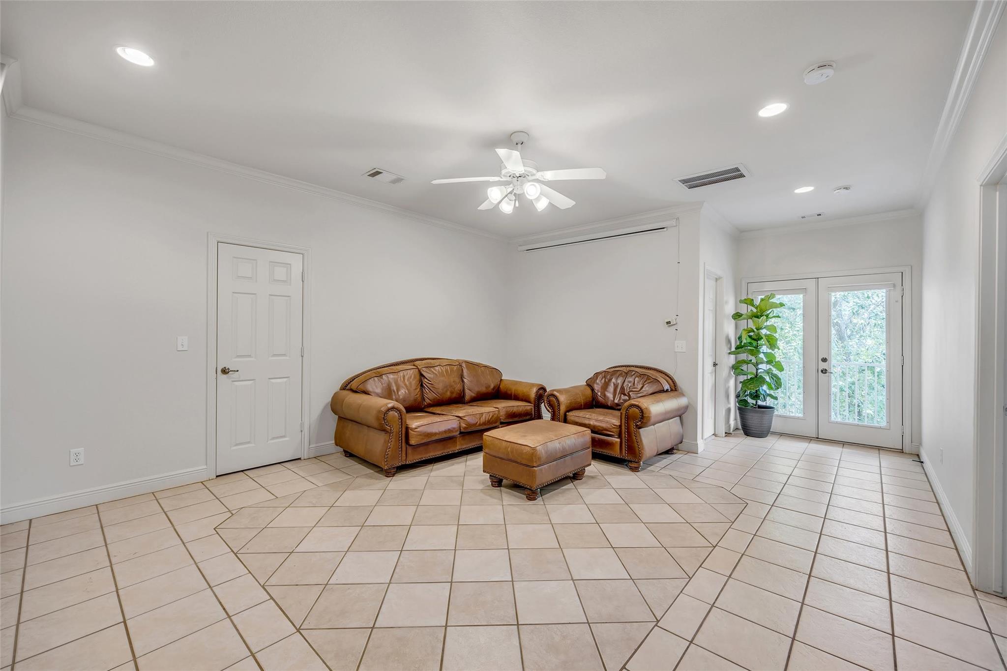5511 Oakwood CV # B