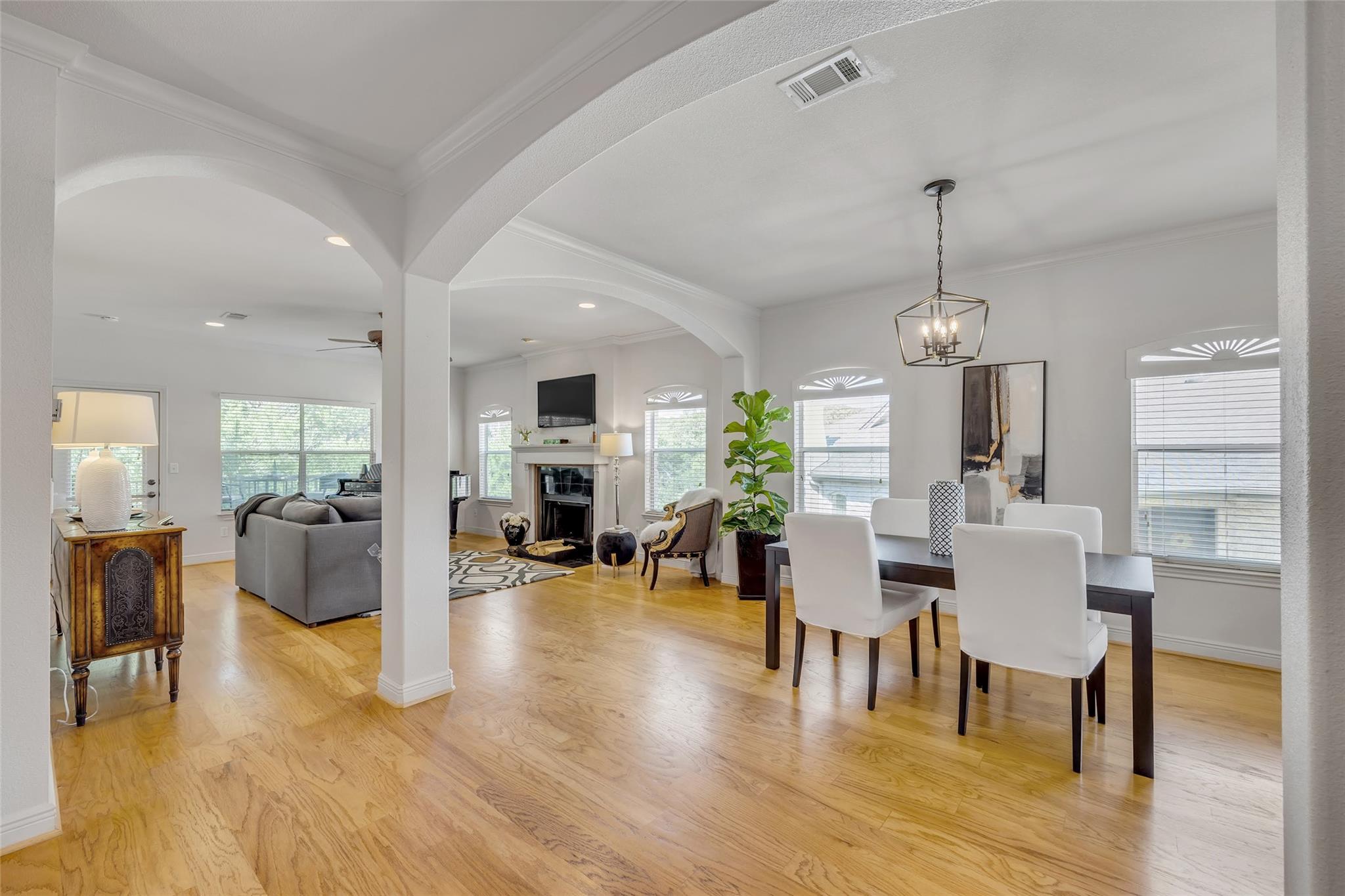 5511 Oakwood CV # B
