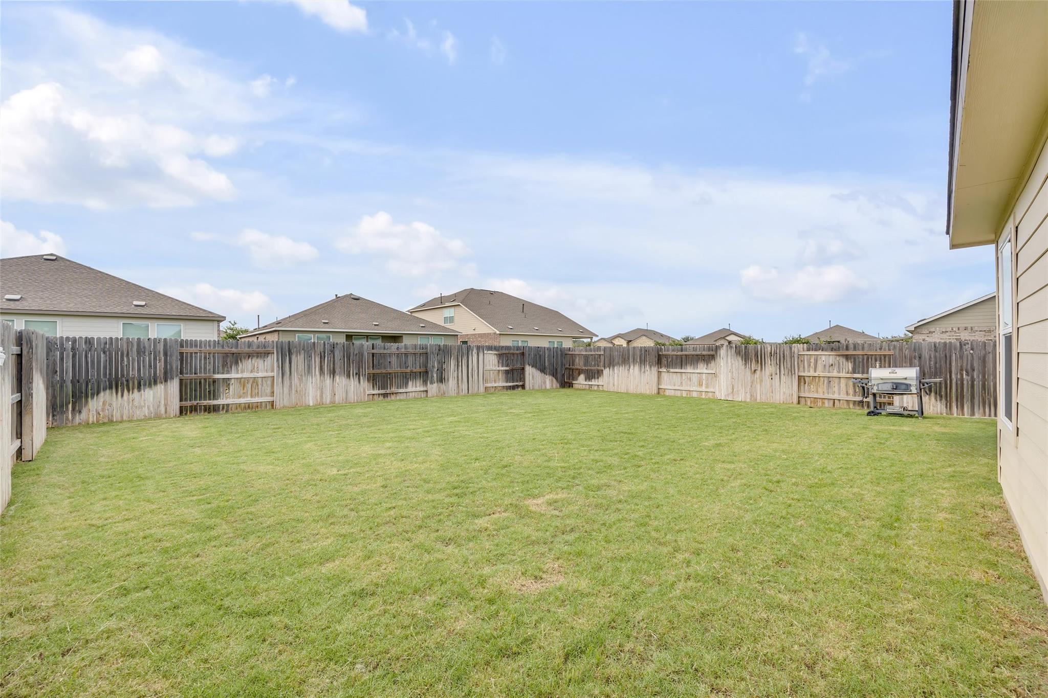 104 Claiborne Wright WAY
