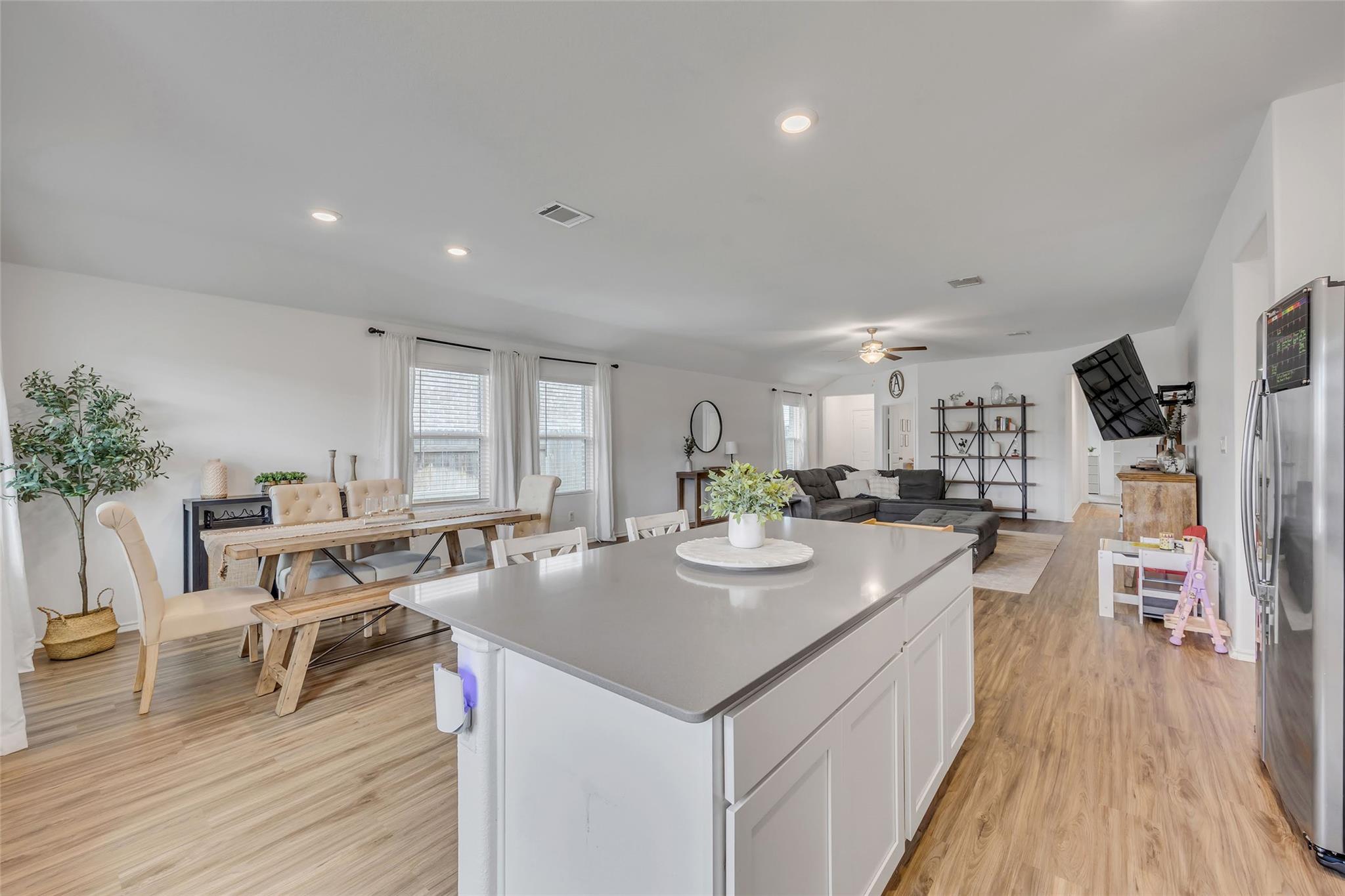 104 Claiborne Wright WAY