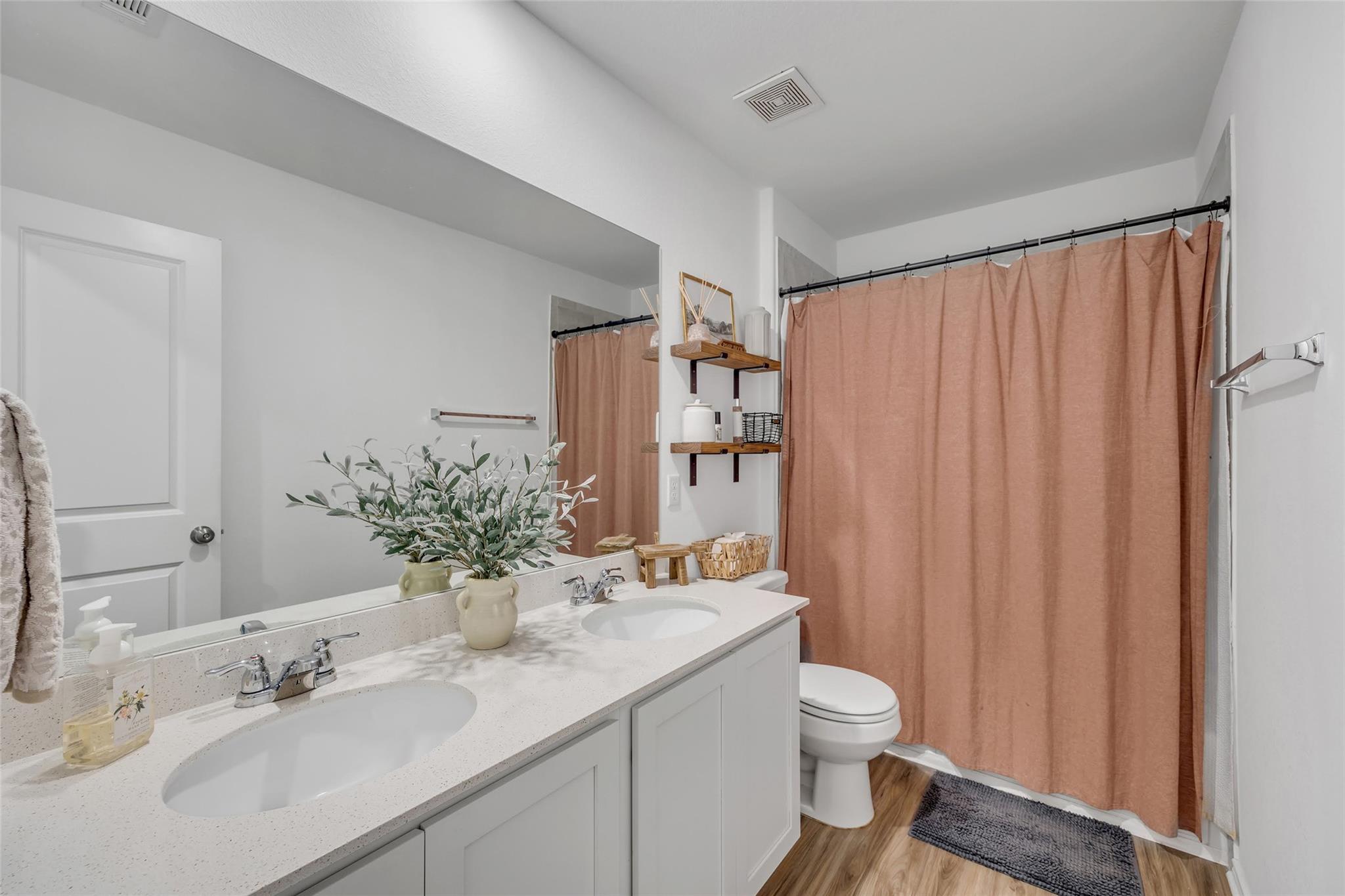 104 Claiborne Wright WAY