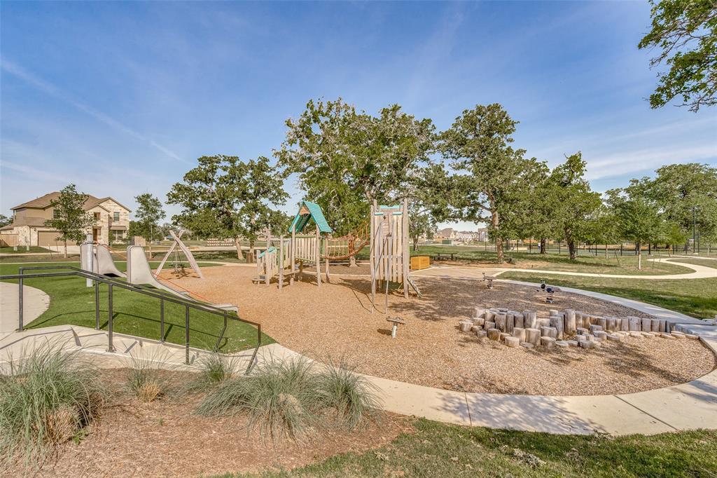 104 Claiborne Wright WAY
