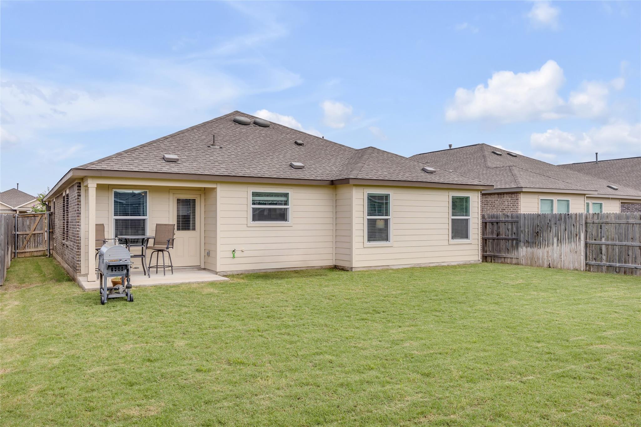 104 Claiborne Wright WAY