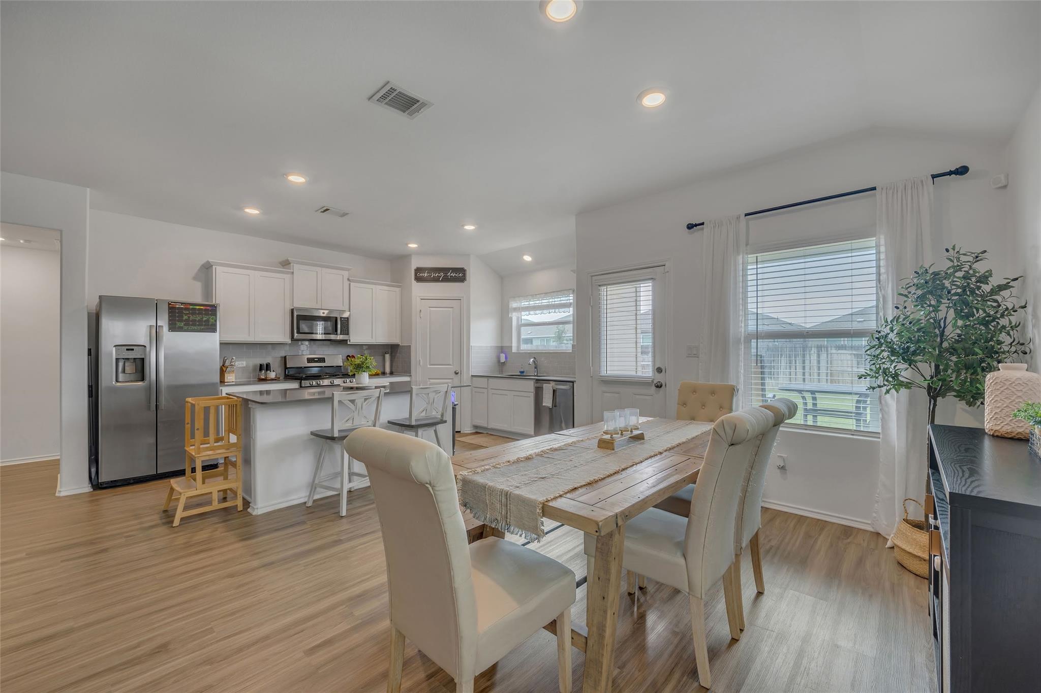 104 Claiborne Wright WAY