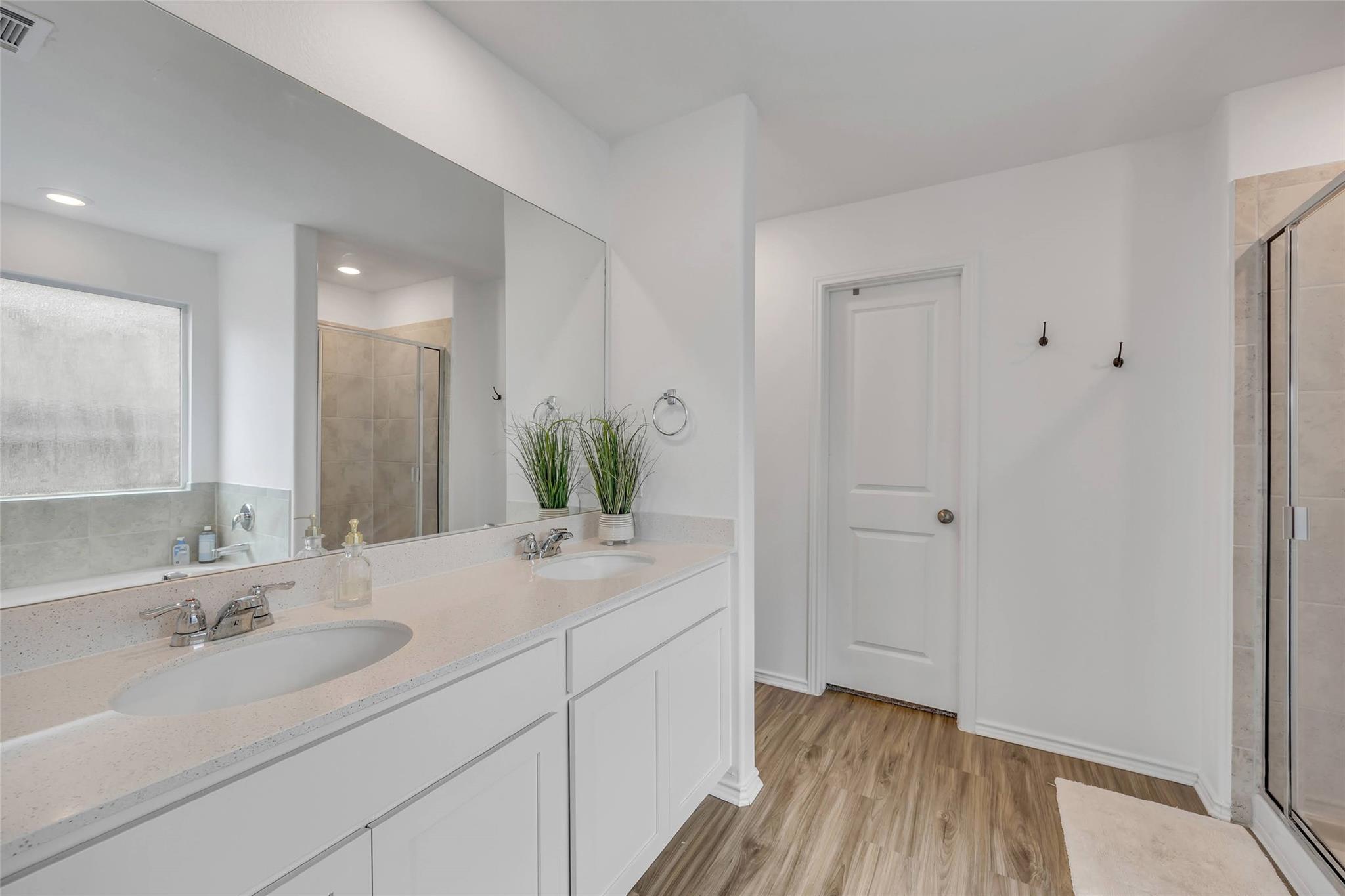 104 Claiborne Wright WAY