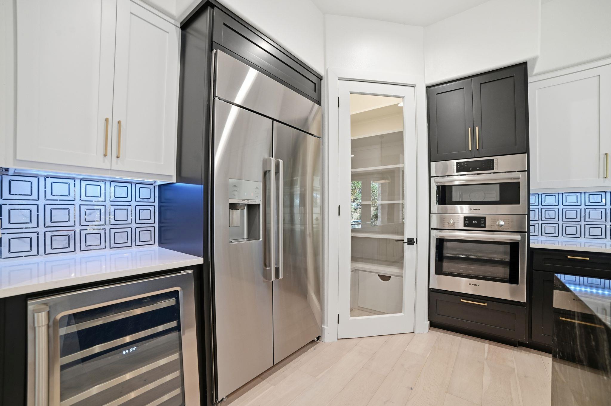 2700 Marina Shores DR