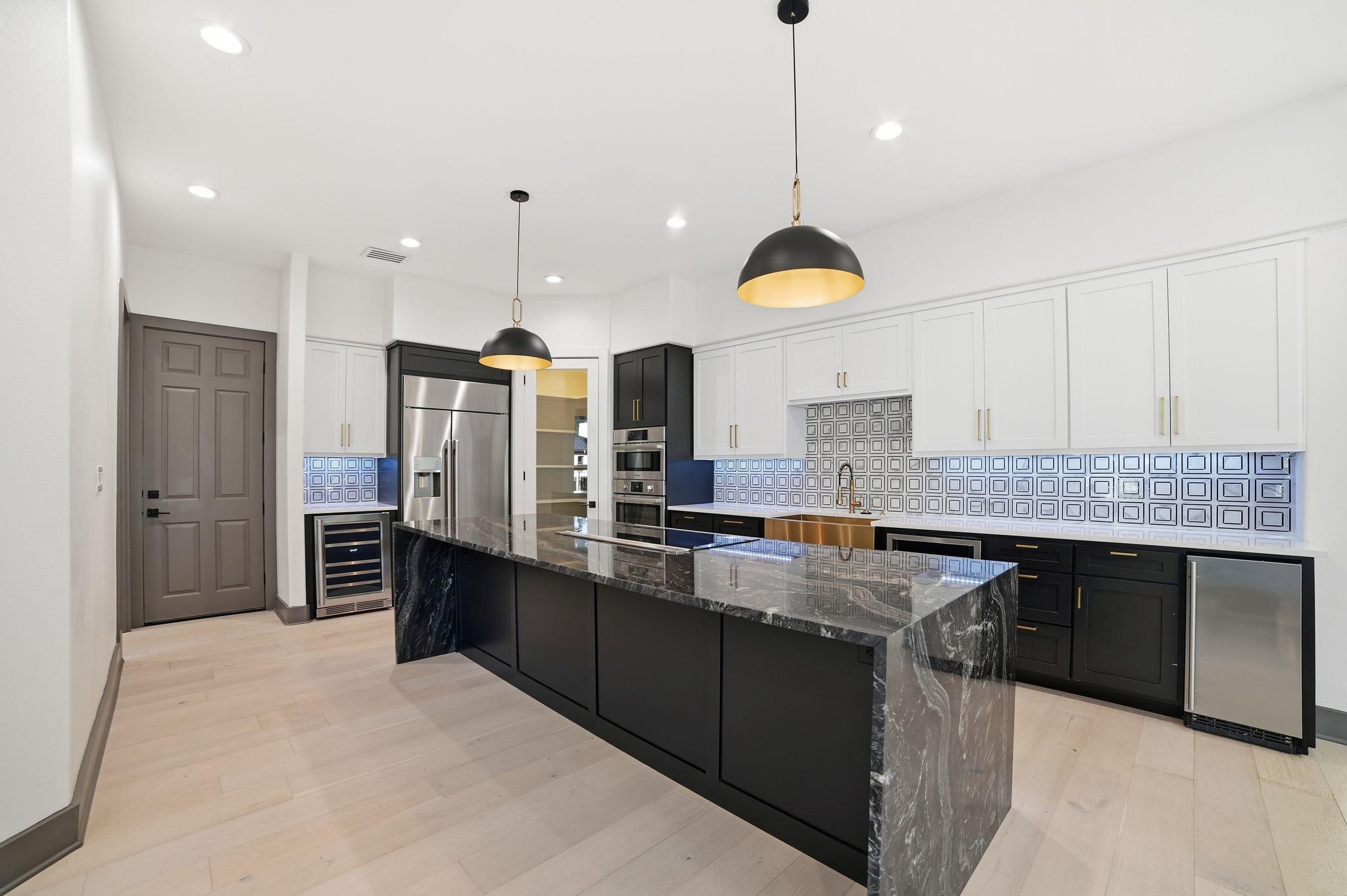 2700 Marina Shores DR