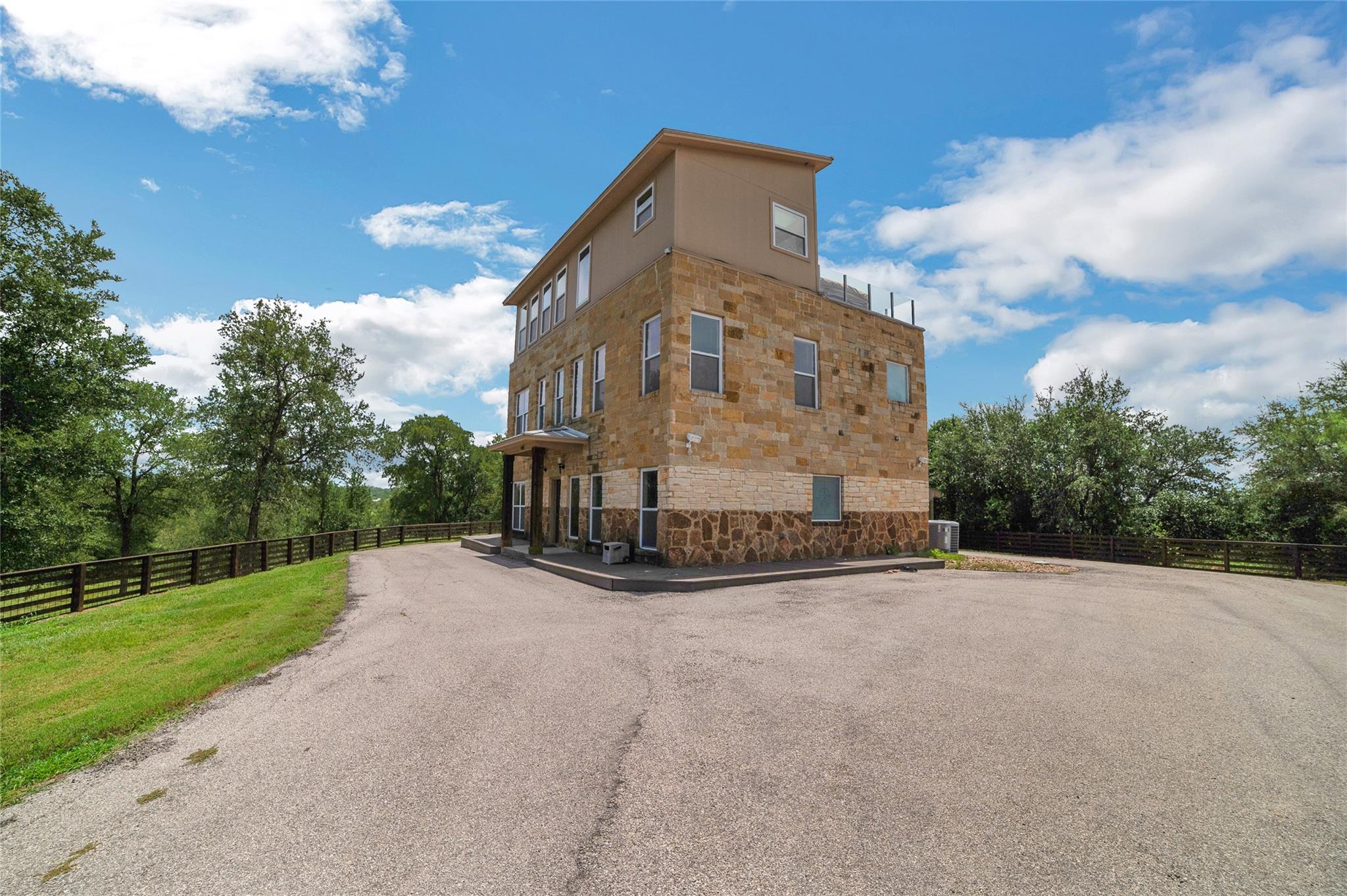 520 Double Eagle Ranch DR